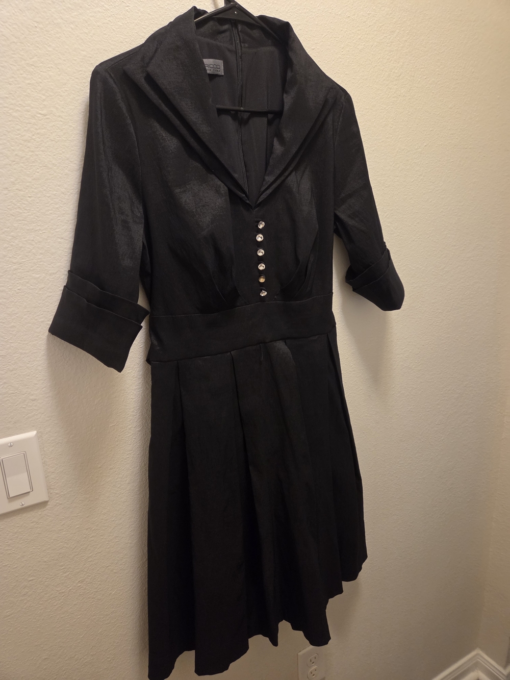 NWT! BLACK DRESS W/ TAILOR COLLAR. RHINSTONE BUTTON ACCENT